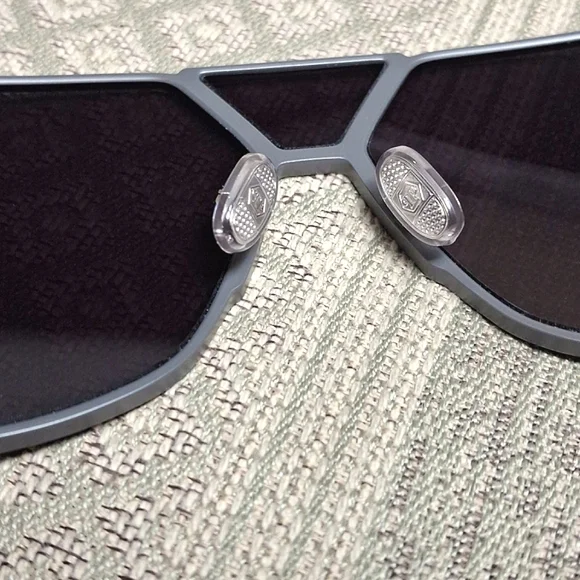 Philipp Plein Power Hexagon Titanium Sunglasses SPP009 display picture 1